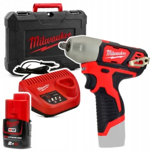 Milwaukee M12 BIW38-201C – klucz udarowy 3/8" 12V 135 Nm, zestaw 1x2.0Ah